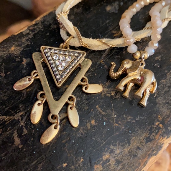 White and gold necklace bundle - Picture 6 of 8